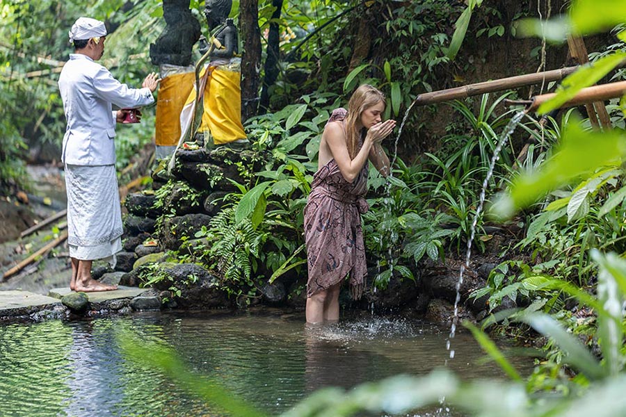 giri-kusuma-holy-spring-water-1